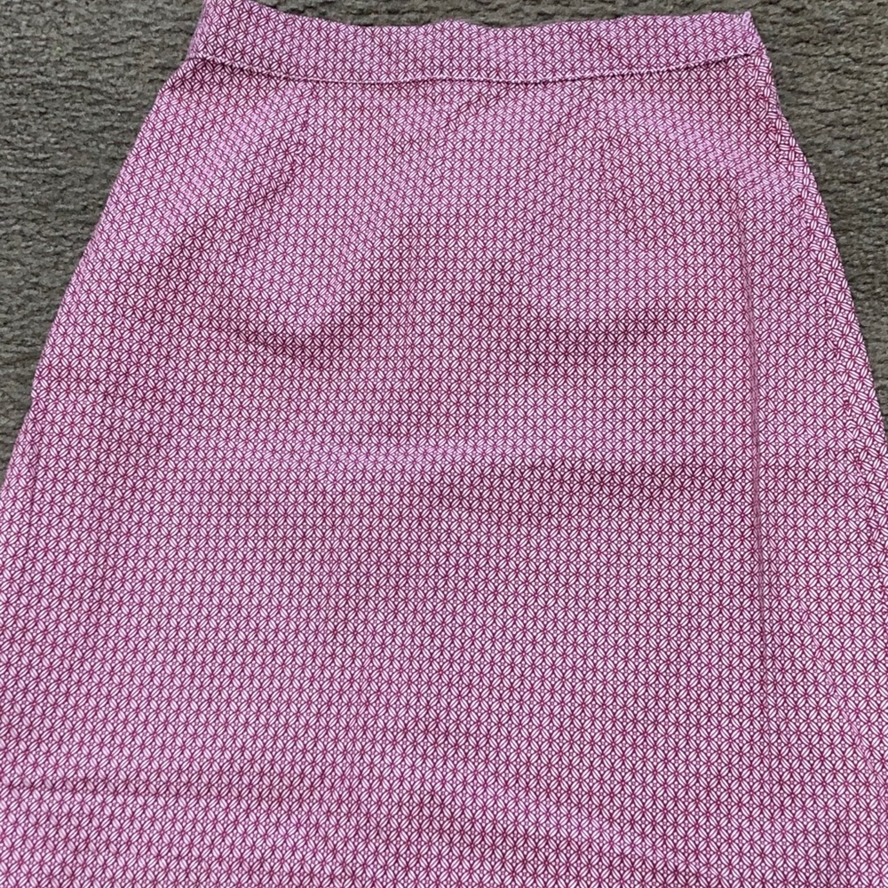 pink skirt with design
